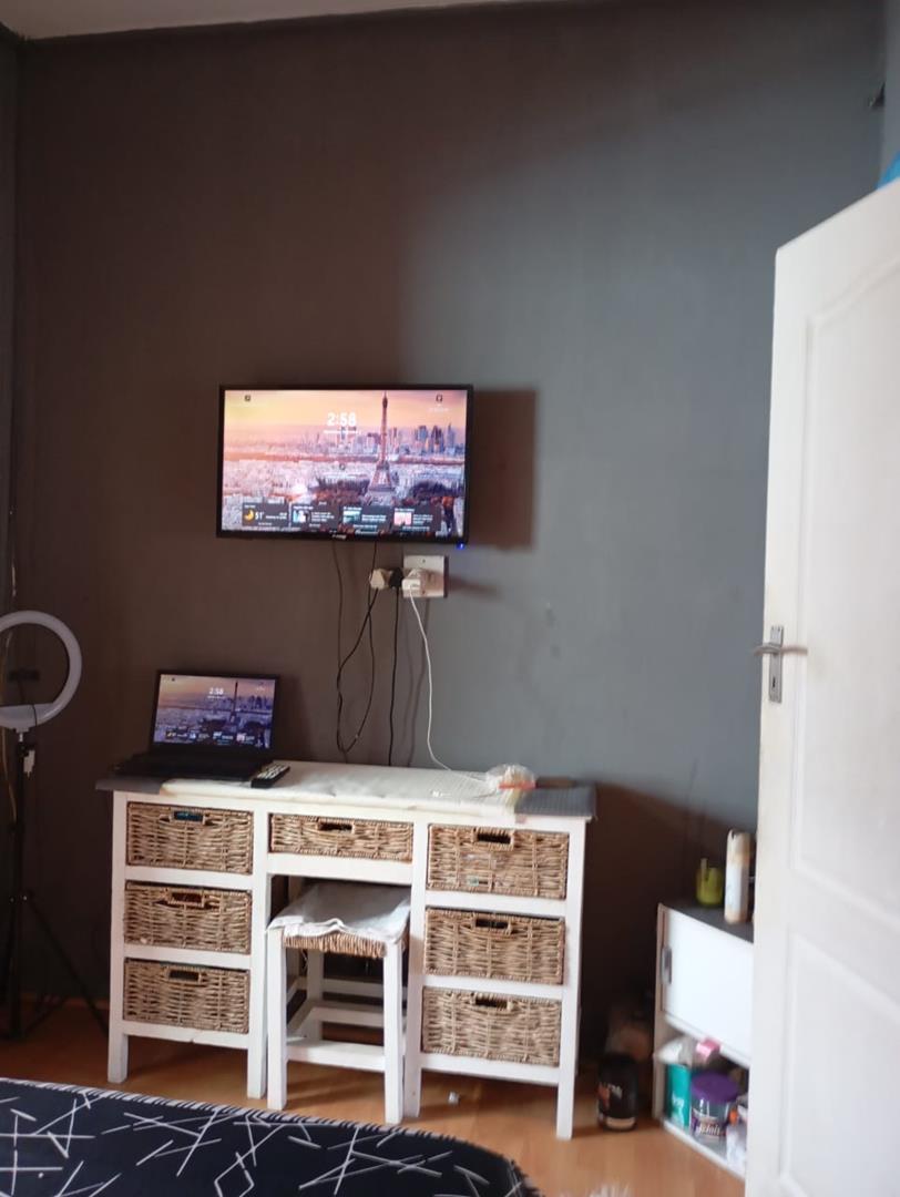 To Let 3 Bedroom Property for Rent in Cravenby Western Cape